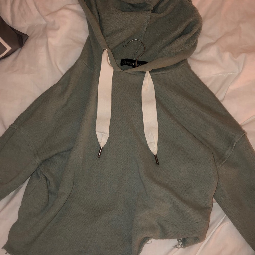 Derek Heart Cropped Sweatshirt!!